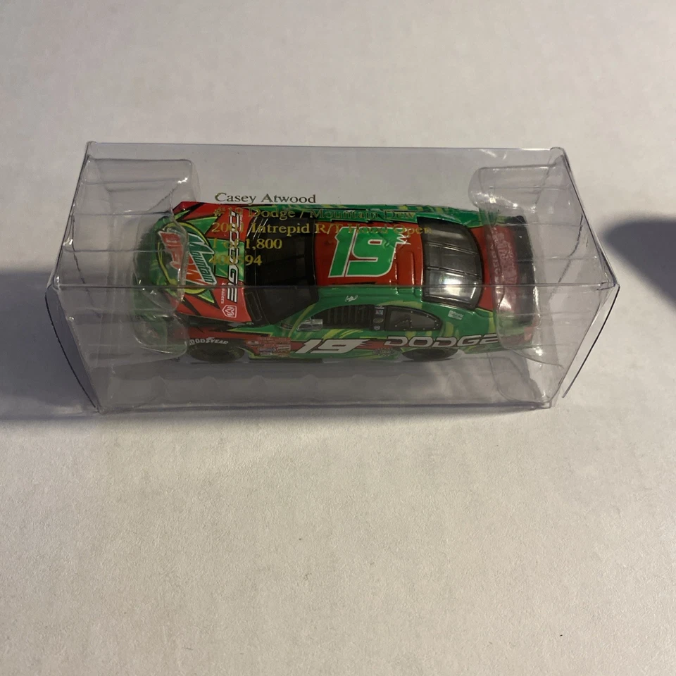 Casey Atwood Mountain Dew 2001 escala 1:64 Nascar diecast Foto 3 de 4