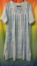 Miss Elaine Seersucker Snap Up Housecoat Blue Sz L Blue Embroidered