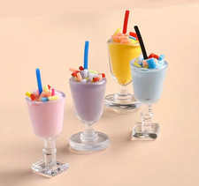 Bezaubernde Miniatur Eisbecher *Lebensmittel* Deko Zubehör f. ddr Puppenhaus