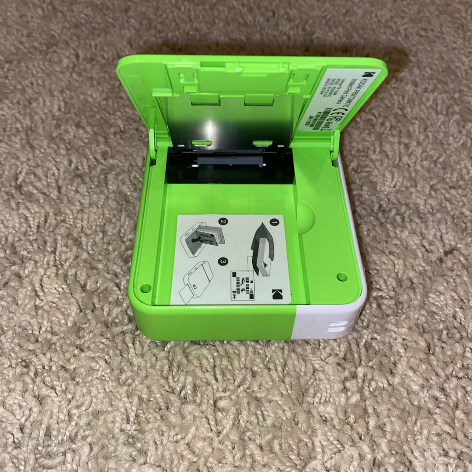 Cámara digital Kodak Printomatic de impresión instantánea verde lima Foto 3 de 4