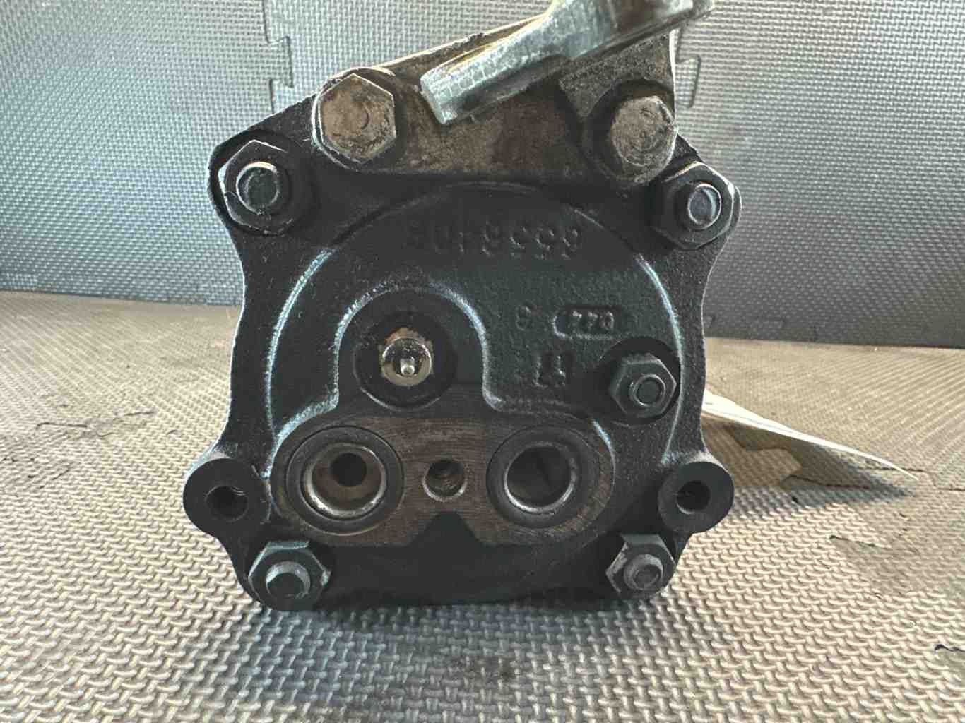 78 ROLLS ROYCE A/c Air Compressor 6.7L
