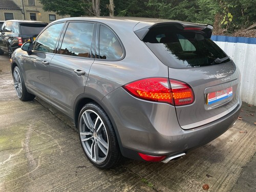 2012 Porsche Cayenne 3.0 TD V6 SUV 5dr Diesel Tiptronic 4WD Euro 5 (s/s) (240 - Picture 5 of 24