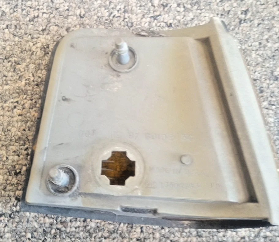 Luz marcadora de esquina de faros Cutlass Supreme Euro 1987-88 LH FC-6DG Foto 4 de 4