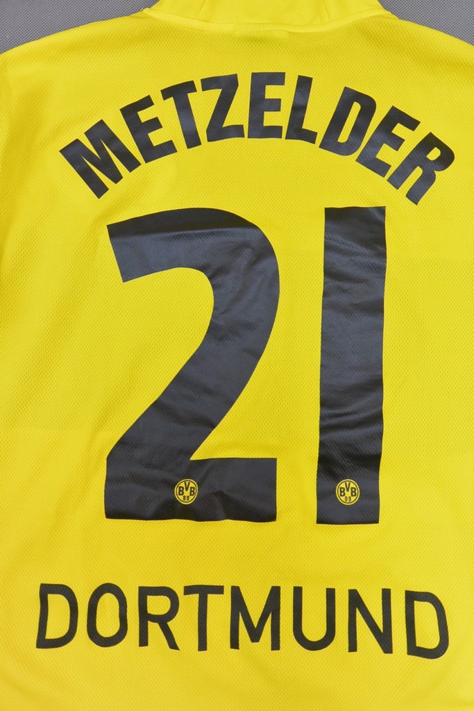 BVB ボルシアドルトムント 2002-2003 METZELDER 21★新品 BVB ボルシアドルトムント 2002-2003 METZELDER 21☆新品 - メルカリ