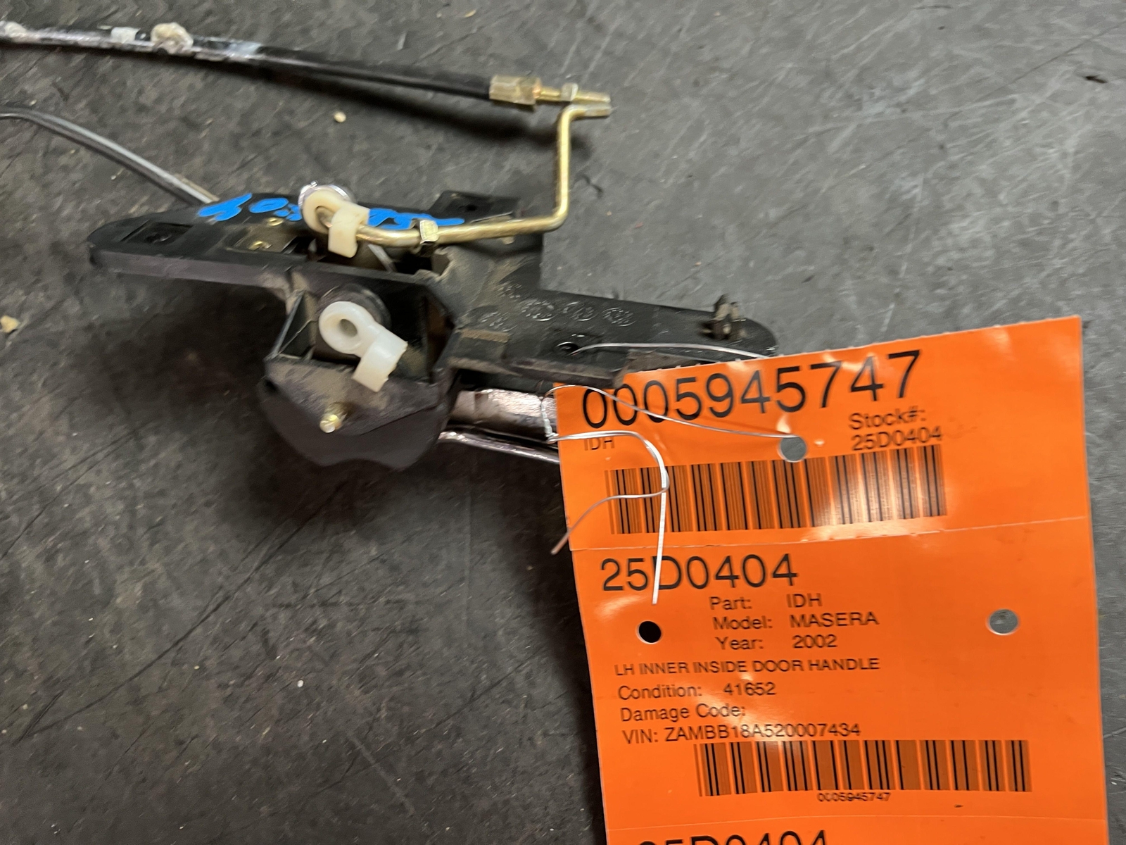 02-06 MASERATI SPYDER DRIVER LEFT LH INNER INSIDE DOOR HANDLE
