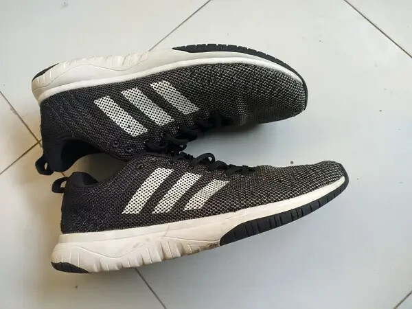Zapatos Adidas usados ​​talla 9