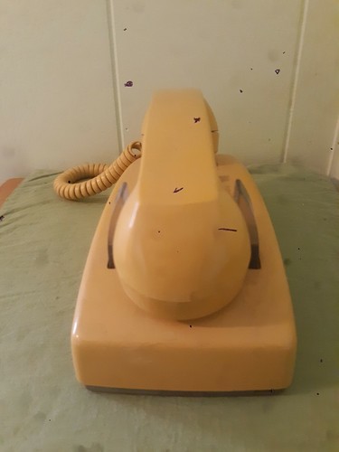 VINTAGE ITT TELECOMMUNICATIONS GOLD PUSH BUTTON WALL MOUNTED HANGING TELEPHONE - Picture 7 of 9