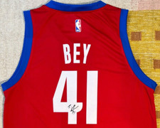 Saddiq Bey Signed Autograph Detroit Pistons NBA Jersey Villanova USA