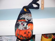 Bugs Bunny Taz as a Mummy Halloween LOONEY TUNES MANIA Bat Moon Pumpkins Necktie