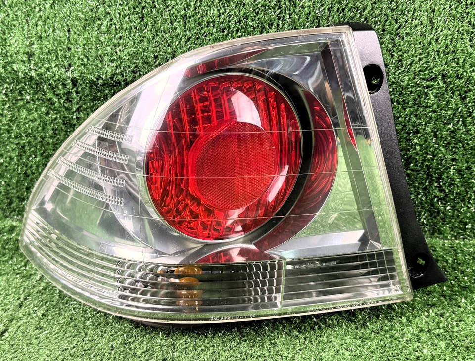 Пара задних фонарей в сборе для Lexus Altezza IS200 IS300 SXE10 оригинальные левые и правые б/у - Изображение 3 из 4