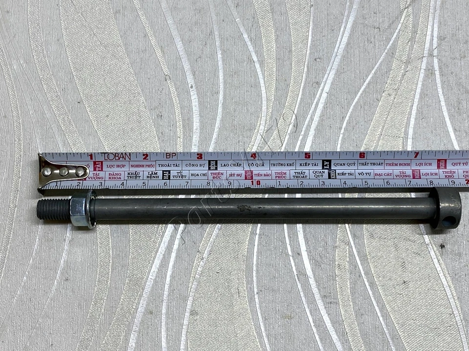 Eje pivote eje rueda delantera y trasera Honda SS50 S65 CL50 CL70 CD50 CD65 CD70 CT70 Foto 3 de 4