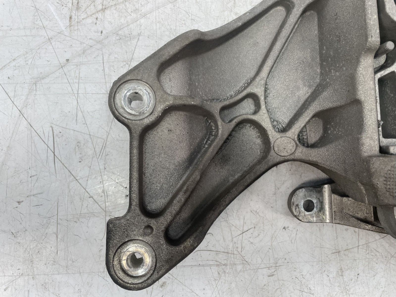 ✅ 12-18 OEM Bentley Continental GT Transmission Mount Bracket