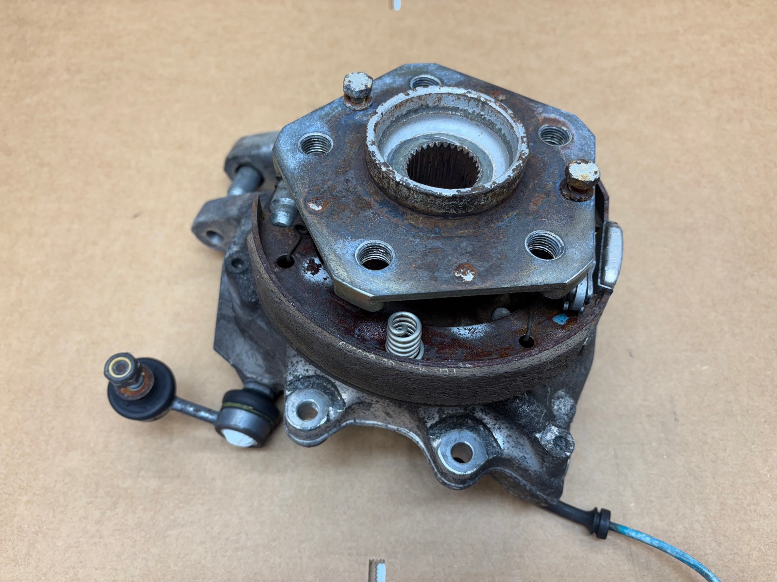 2006 Maserati Quattroporte Base Rear Right Spindle Knuckle Hub USED OEM 216246