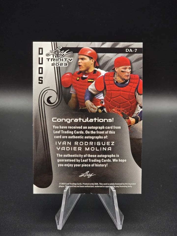 Iván Rodriguez, Yadier Molina Auto /10 - 2023 Hoja Trinidad Dúos, Rojo #DA-7 Foto 2 de 2