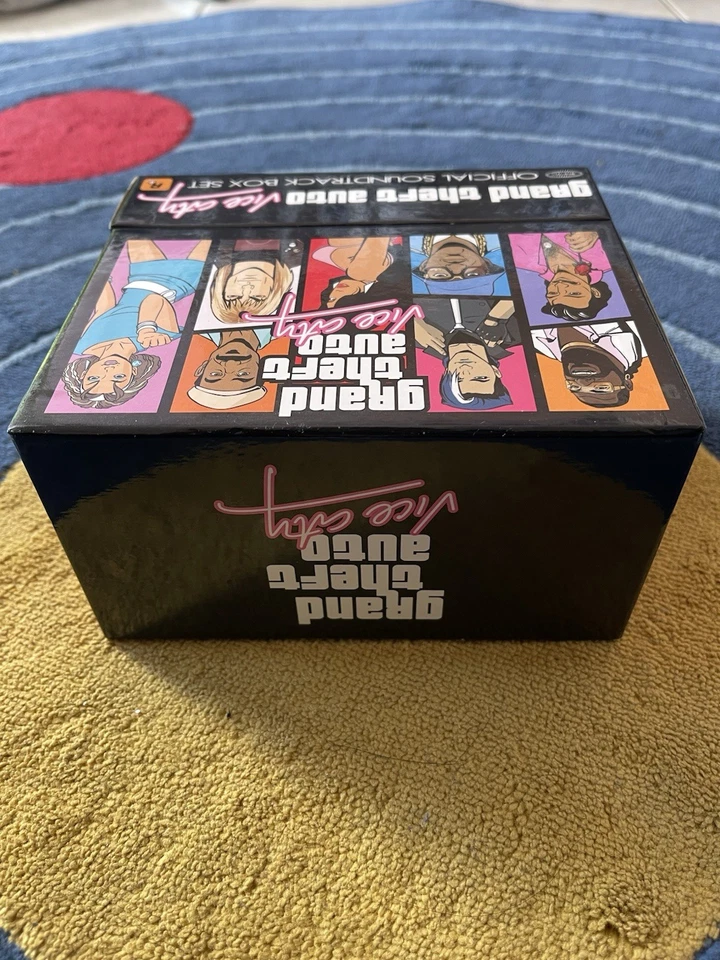 Grand Theft Auto Vice City Official Soundtrack Box Set - Immagine 3 di 4