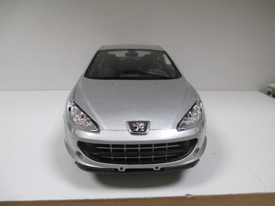 PEUGEOT 407 Coupé V6 Gris Argent Métal Silver Grey de 2006 WELLY WE12562 au 1/18 - Photo 4/4