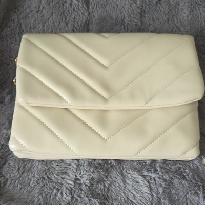 Urban Expressions Ivory Chevron Quilted Crossbody Zip/Magnetic Strap