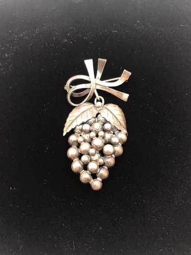 John L Lauritzen Sterling Silver Denmark Grape Bunch Pin Brooch 2.25” - 第 1/4 張圖片