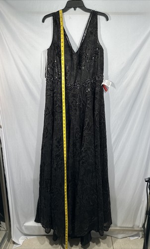 NUEVO CON ETIQUETAS $698 Mac Duggal [14] Rosas Bordadas Manga Gorra Vestido Línea A Negro #S1045 - Imagen 6 de 15