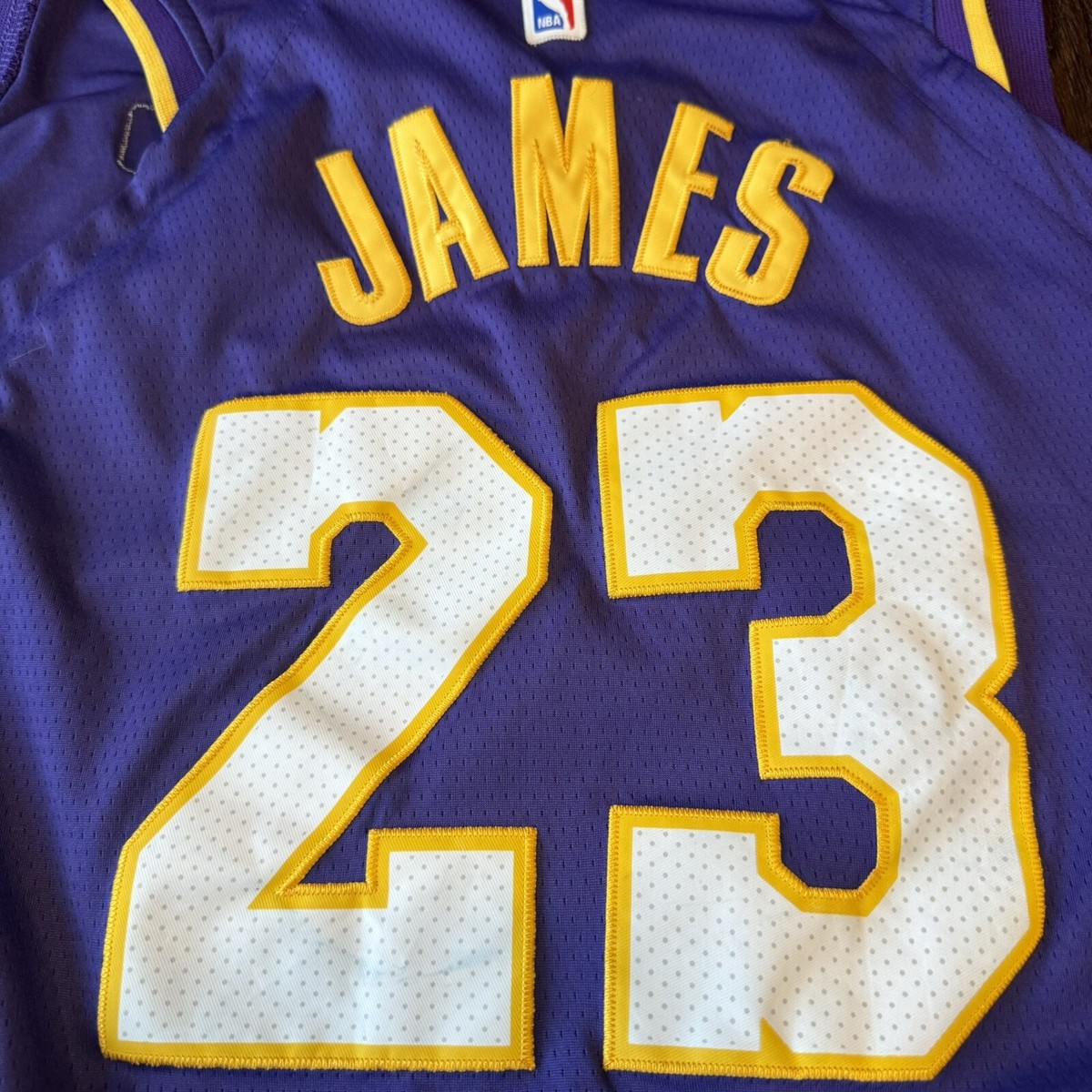 ガ*ン様 刺繍‼️ NBAユニフォーム LA Lakers LeBron Jam Los Angeles Lakers Lebron James Embroidered NBA Jersey Size