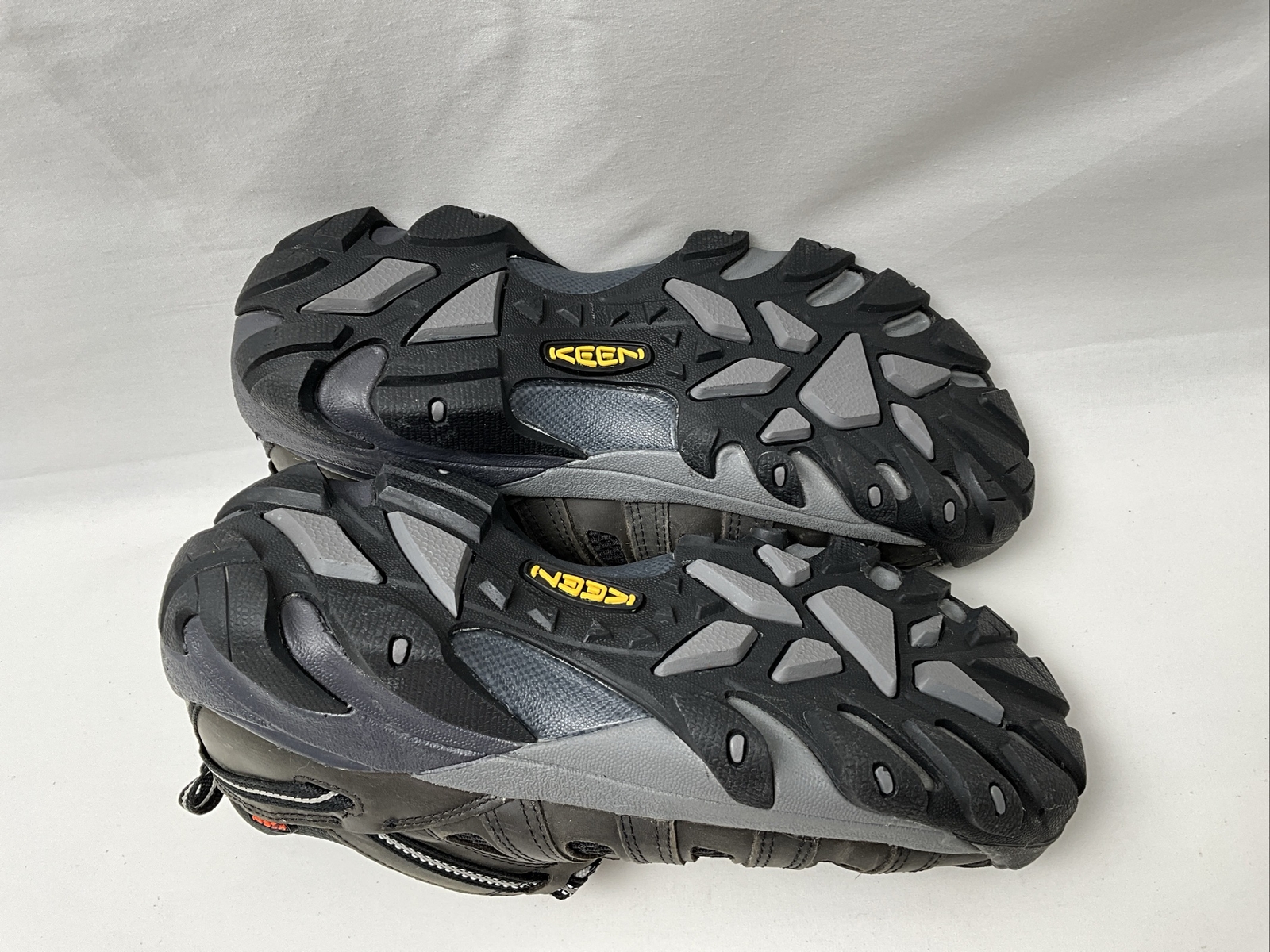 KEEN Men's Voyageur Low Height Breathable Hiking Shoes, US 10.5 EU 44