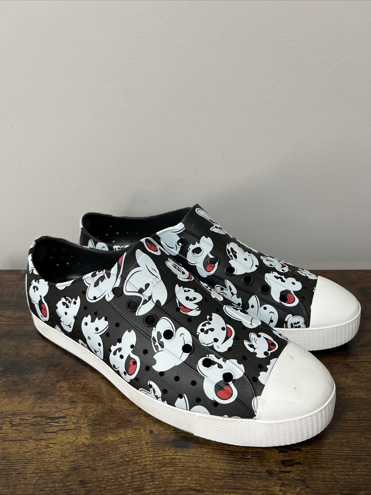 DISNEY Native Jefferson Mickey Mouse Shoes Mens 11 Black Slip On