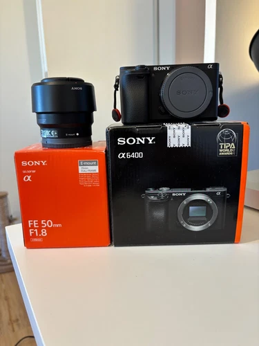 Sony Alpha 6400 Systemkamera - Schwarz mit Sony SEL 50F18F FE 50MM F1.8 Obj