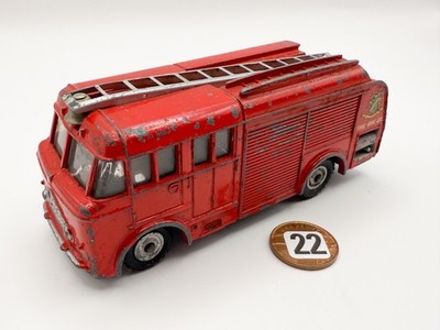 VINTAGE DINKY TOYS # 259 BEDFORD MILES FIRE ENGINE DIECAST TRUCK 1961 + LEITER