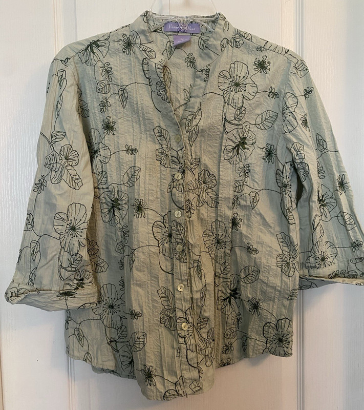 Harmony & Vine Sage Green Floral Embroidered Button Shirt 3/4 Sleeve Size Med