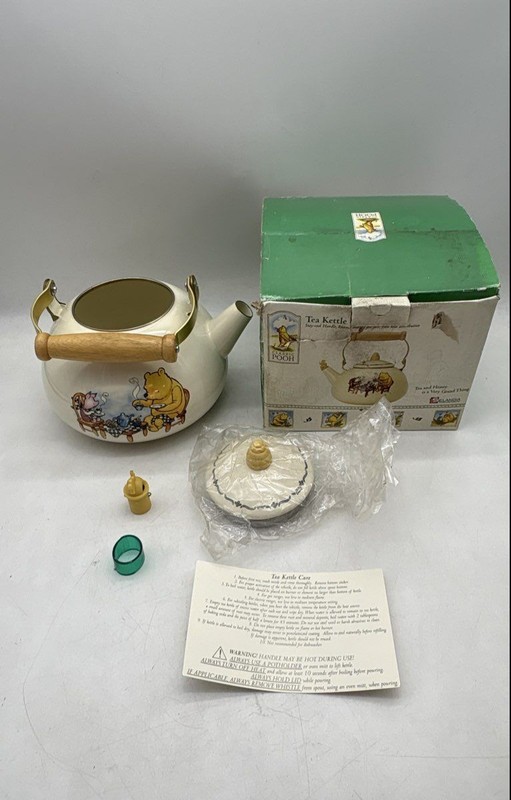 Selandia Winnie The Pooh Classic Piglet Wood Handle Tea Kettle Teapot Open Box