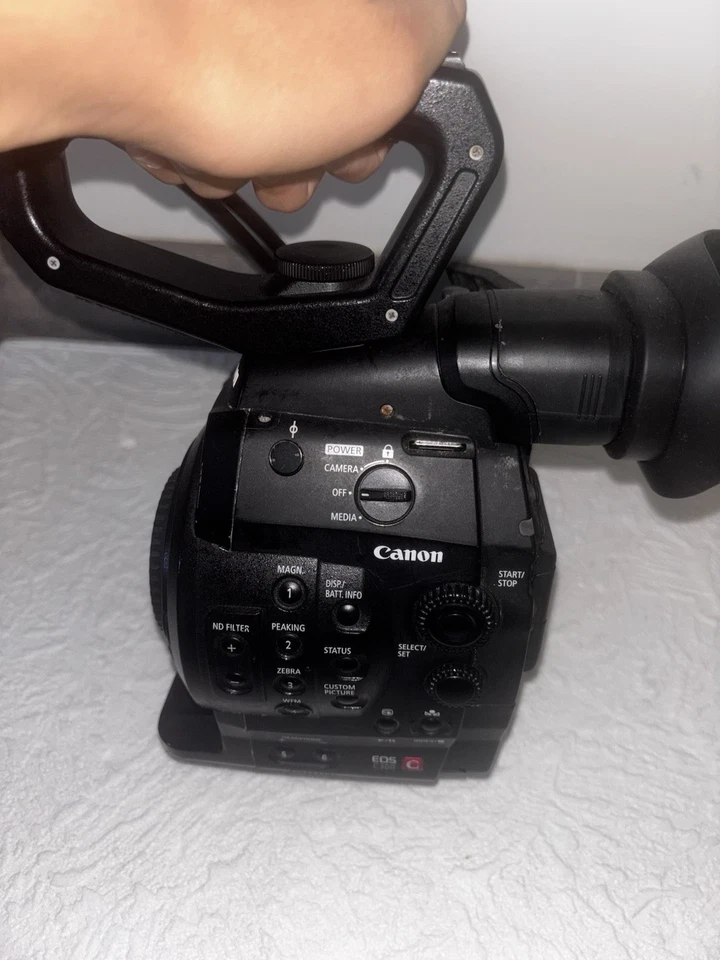 Canon C300 MARK WITH DAF  GOOD CONDITION - Immagine 3 di 4