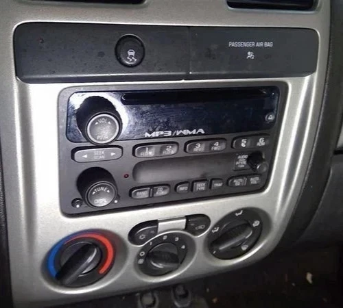 2005-2012 Chevrolet Colorado Radio AM-FM-stereo-MP3-CD único (opcional US8) FABRICANTE DE EQUIPAMENTO ORIGINAL - Imagem 3 de 4