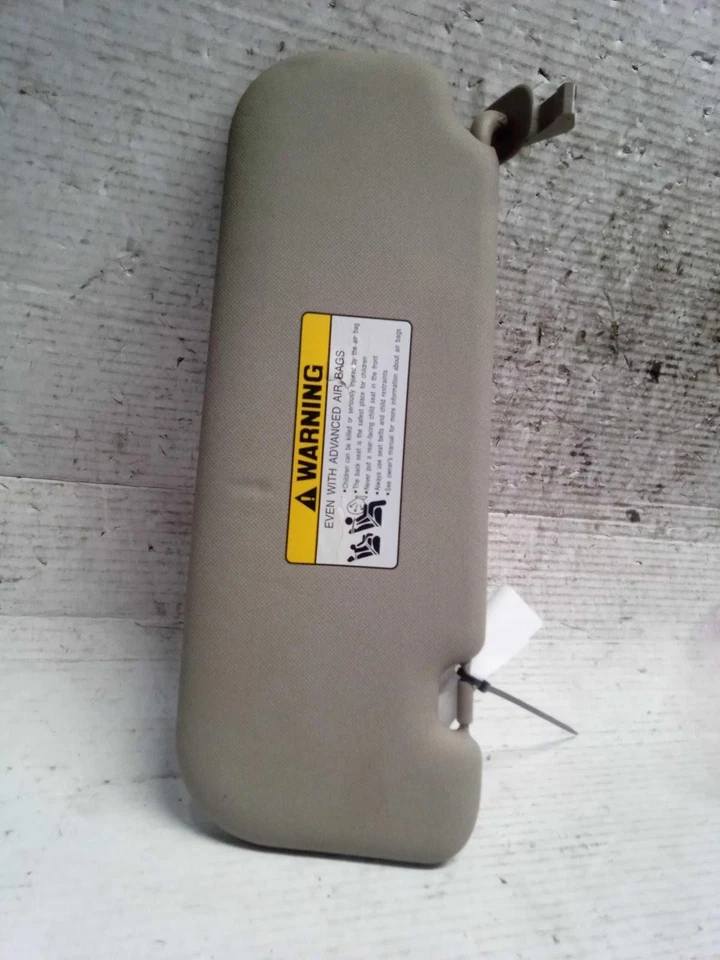 2016 Hyundai Elantra Sun Visor RED Used OEM Part 487792 89k Miles - Imagem 2 de 4