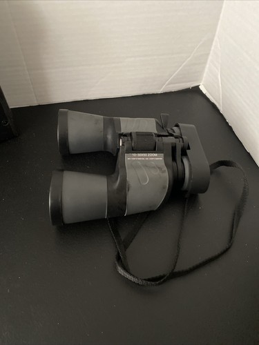 10-30x50 Zoom Binoculars - Picture 4 of 11
