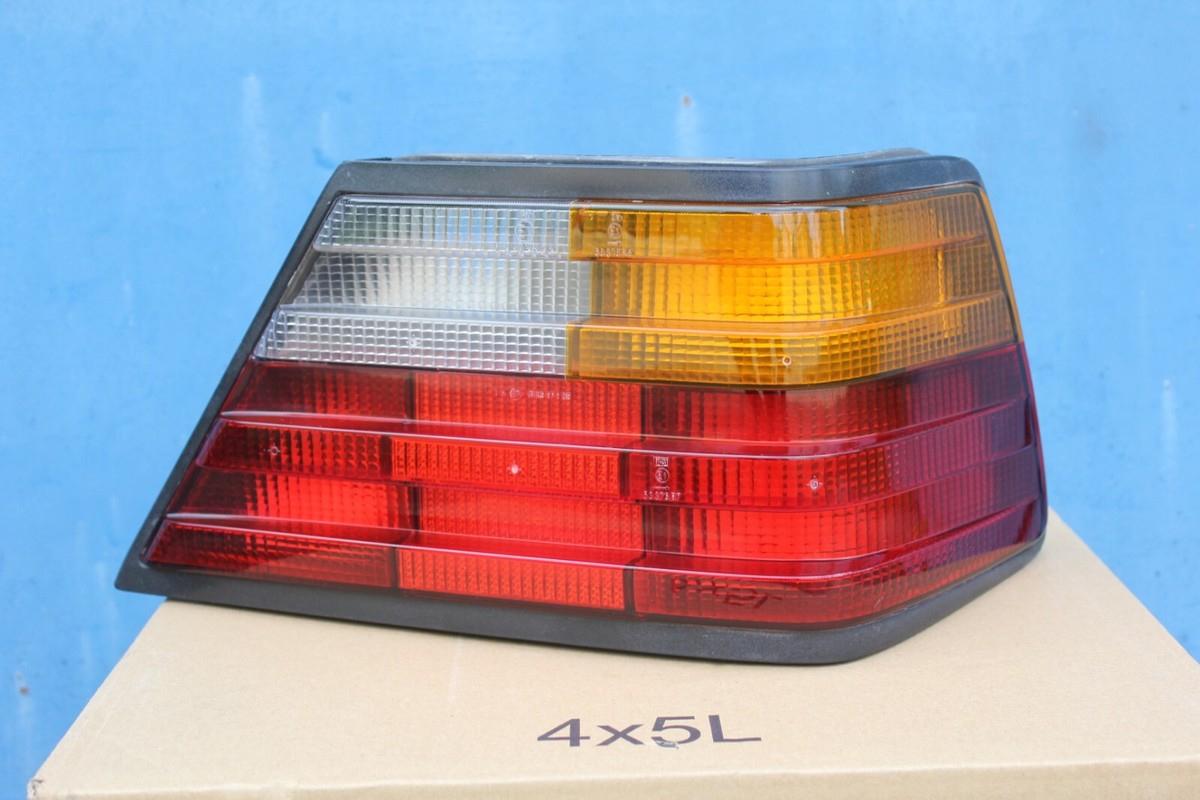 GENUINE ORIGINAL MERCEDES-BENZ MB W124 C124 REAR TAIL LIGHT RIGHT