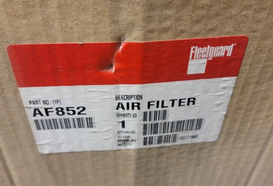 FleetGuard  Air Filter AF852