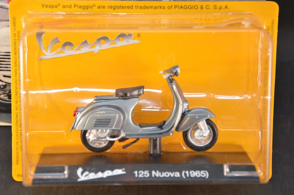 VESPA 125 NUEVA (1965) ESCALA 1/18 COLECCIÓN VESPA N° 19 FABBRI EDITORES - Imagen 2 de 2