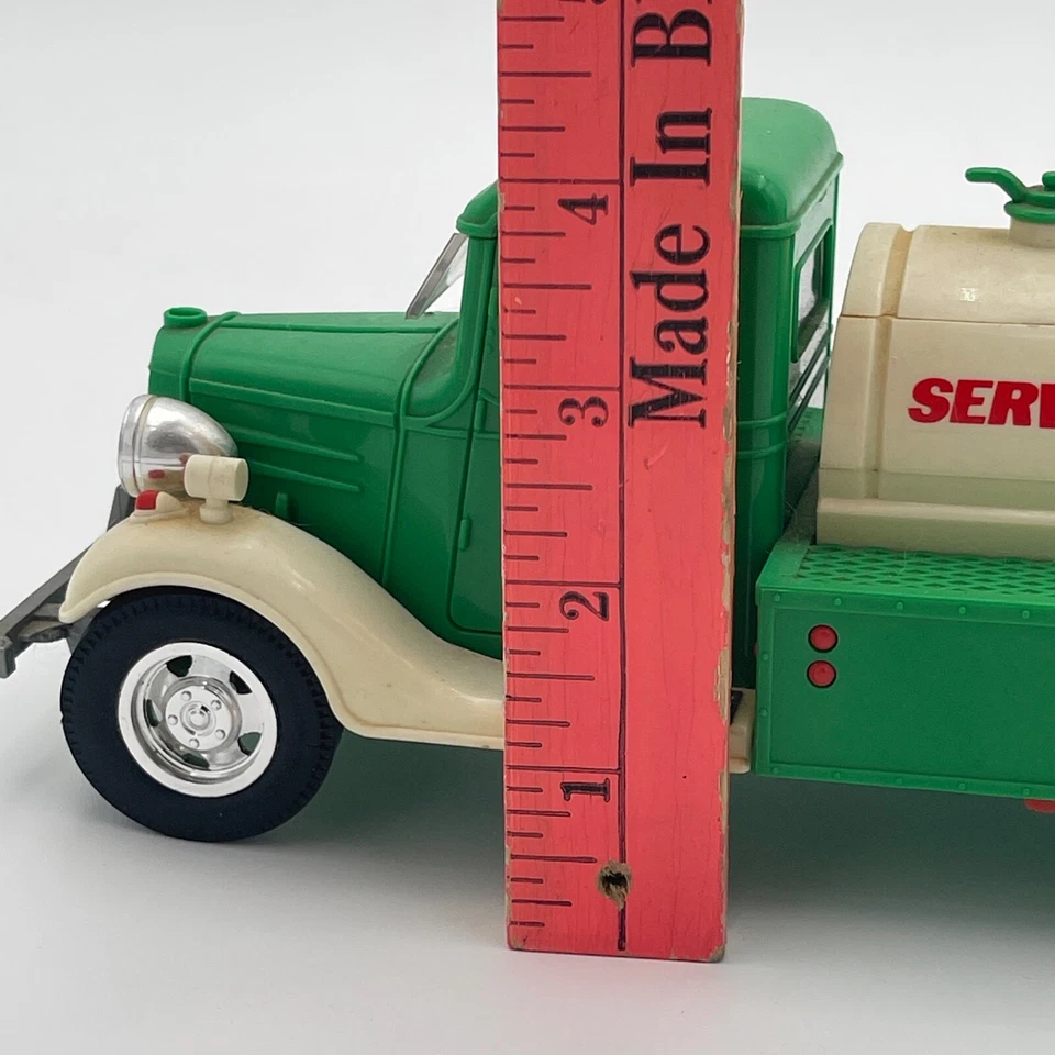 Camión de reparto de gasolina Servco vintage escaso luces a batería puertas abiertas Foto 3 de 4