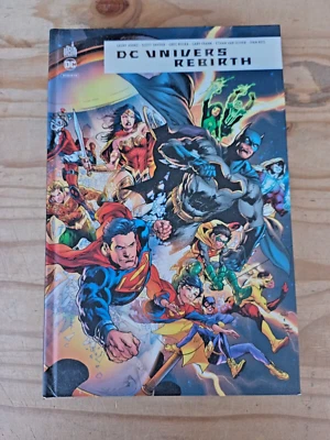 DC UNIVERS REBIRTH comics État comme neuf - Photo 1/4