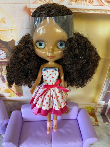 Blythe African American Doll , NON BJD DRESSED W/ STAND ,Neo. Eyes Change Colo - Picture 6 of 7