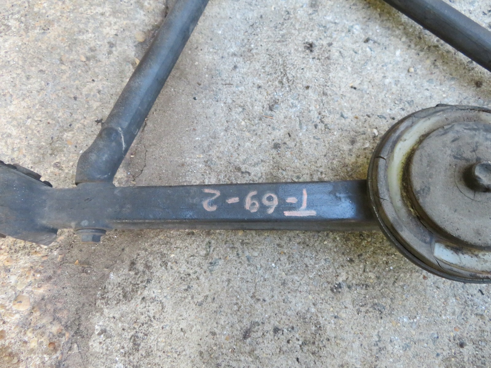 1999-2004 BENTLEY ARNAGE SEDAN RWD REAR LEFT DRIVER SIDE LOWER CONTROL ARM OEM