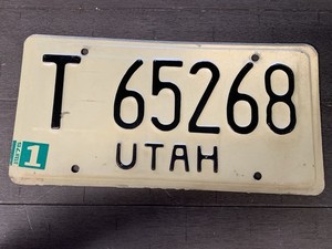 ‘75 UTAH WHITE T 65268 LICENSE PLATE RANDOM LETTERS/#s