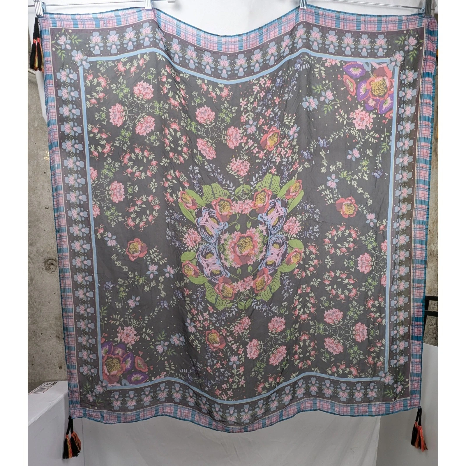 Johnny Was 100% Silk Floral Fairy Tassel Scarf 42 x 41 Multi Boho Indie Festival
Opens in a new wind