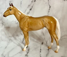 Breyer 2022 CC Standing Thoroughbred Glossy Chadwick Web Special Palomino