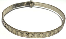 VINTAGE INFANT BABY CHILD STERLING SILVER BANGLE BRACELET HEARTS 2