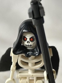 Lego Fantasy Castle Minifigure Skeleton Reaper Warrior & Horse 7079