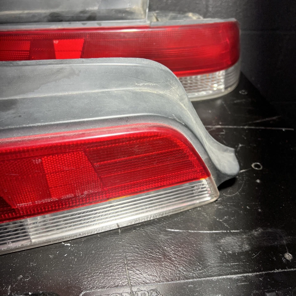 Par de montaje de luces traseras Honda Prelude 1997-2001 OEM/pasajero y conductor Foto 4 de 4