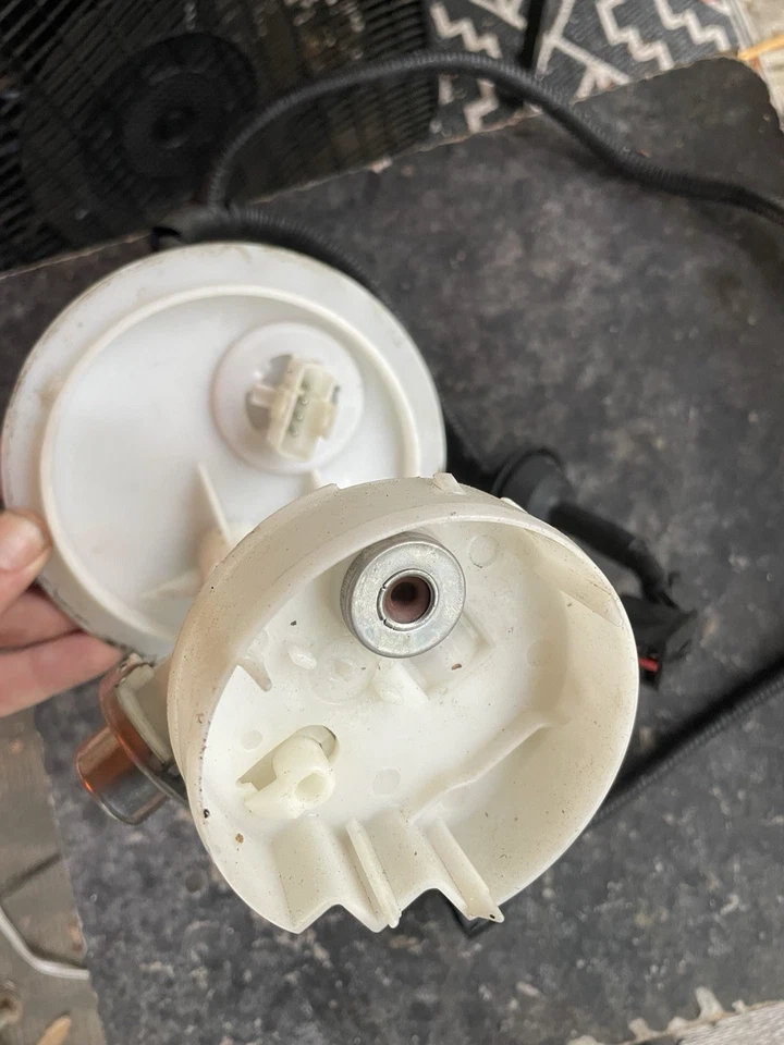 Chrysler Sebring Dodge Stratus 1996-2000 bomba de combustible unidad de envío sin bomba Mopar Foto 4 de 4