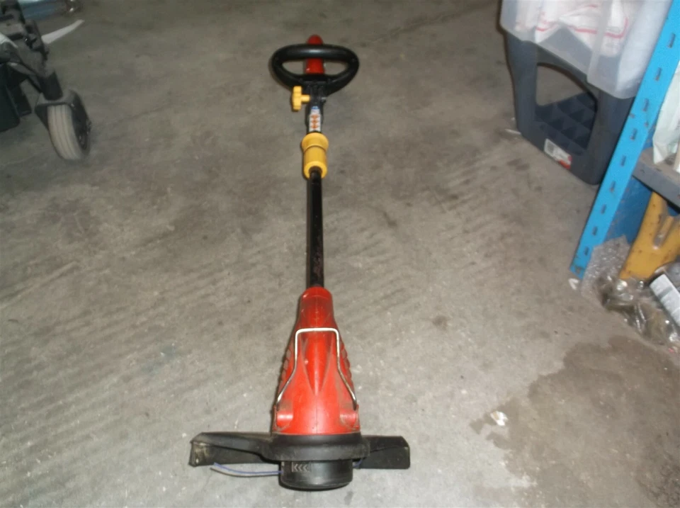 Homelite 13 In. 4 Amp String Trimmer UT41110 bmm112112 48x12x12 - Image 4 of 4