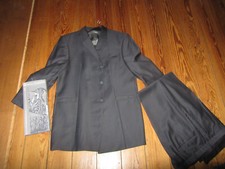 Beautiful festive Wilvorst men's suit with tie size 56